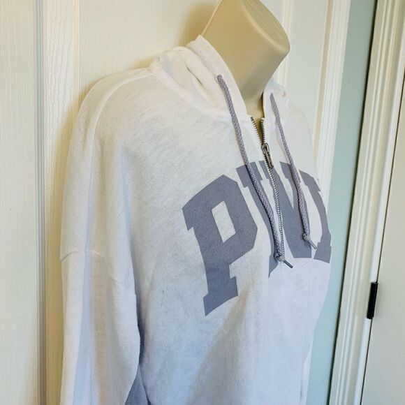 Trendy Fun VS PINK Half Zip Raw Hem White & Gray Two Toned Crop Hoodie! 🔥 - Picture 2 of 6